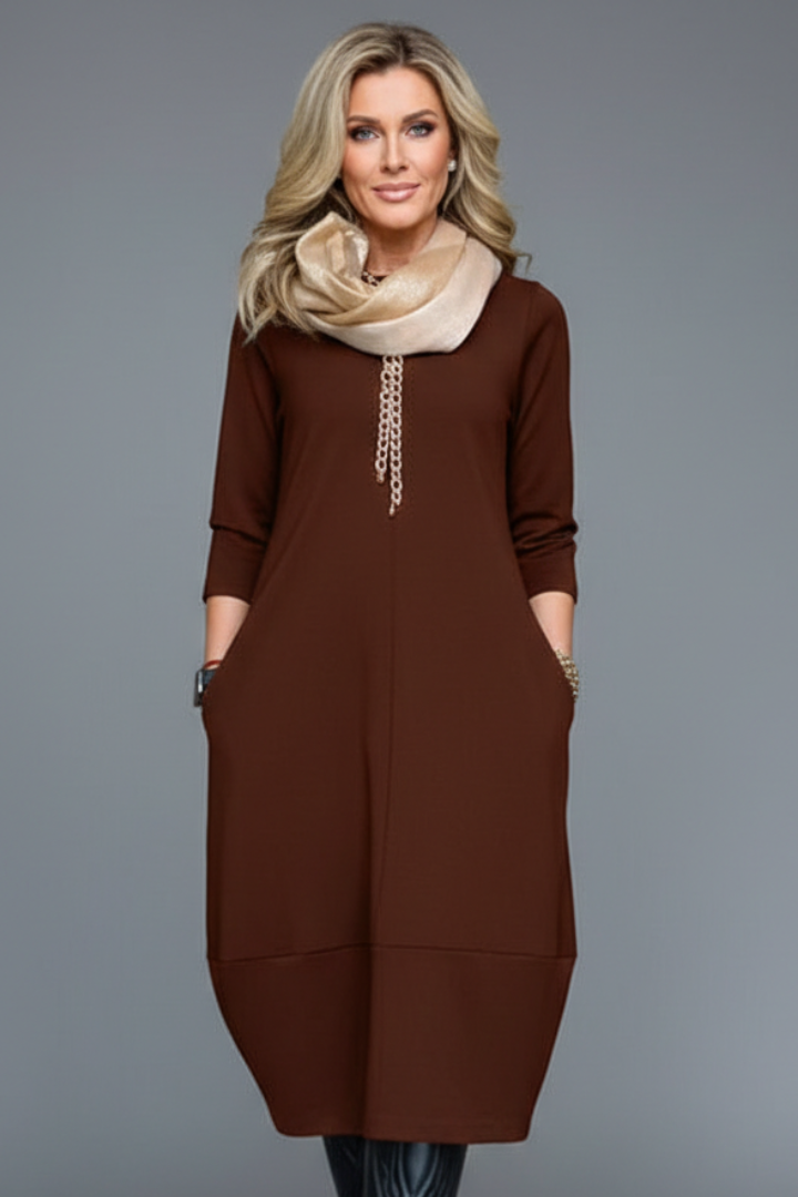 Women Midi Dress with Round Neck and Pockets