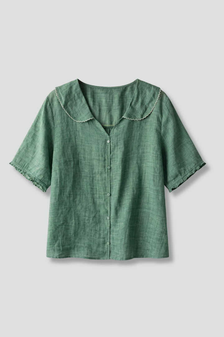 Women’s Blouse with Scalloped Collar and Button Fastening