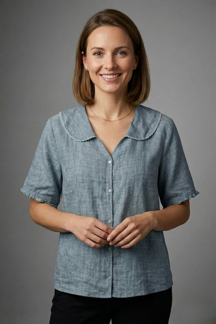 Women’s Blouse with Scalloped Collar and Button Fastening