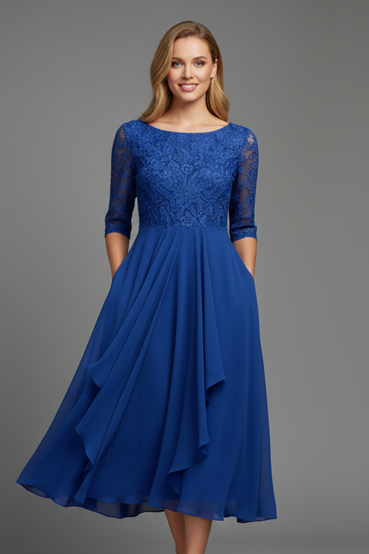 Women’s Dress with Round Neckline and Short Sleeves
