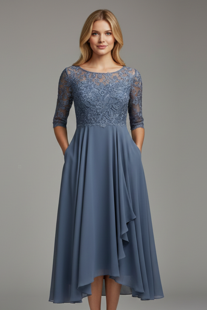 Women’s Dress with Round Neckline and Short Sleeves