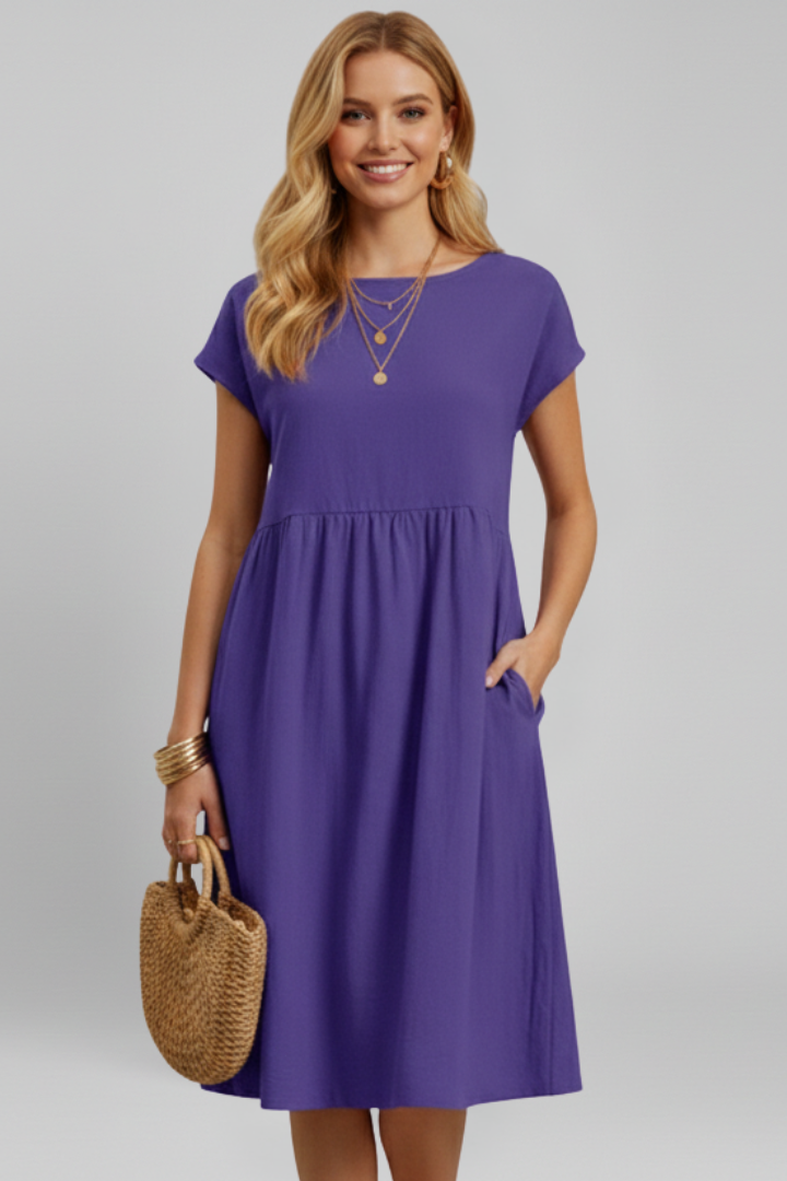 Women’s Dress with Round Neckline and Side Pockets
