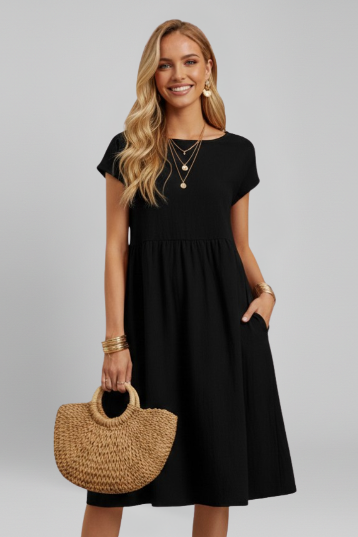 Women’s Dress with Round Neckline and Side Pockets