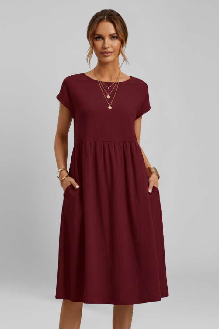 Women’s Dress with Round Neckline and Side Pockets