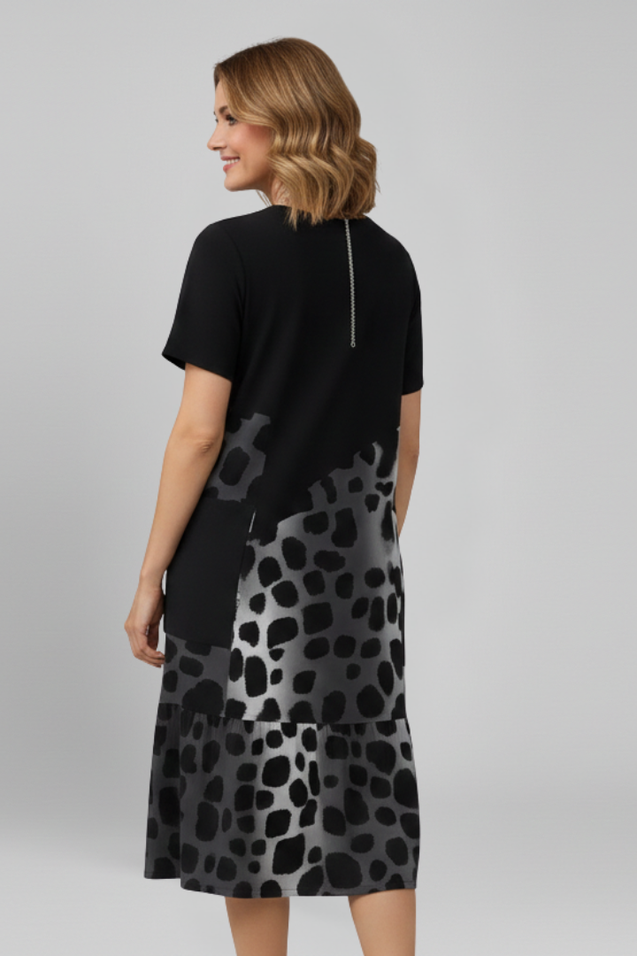 Women’s Dress with Short Sleeves and Pockets