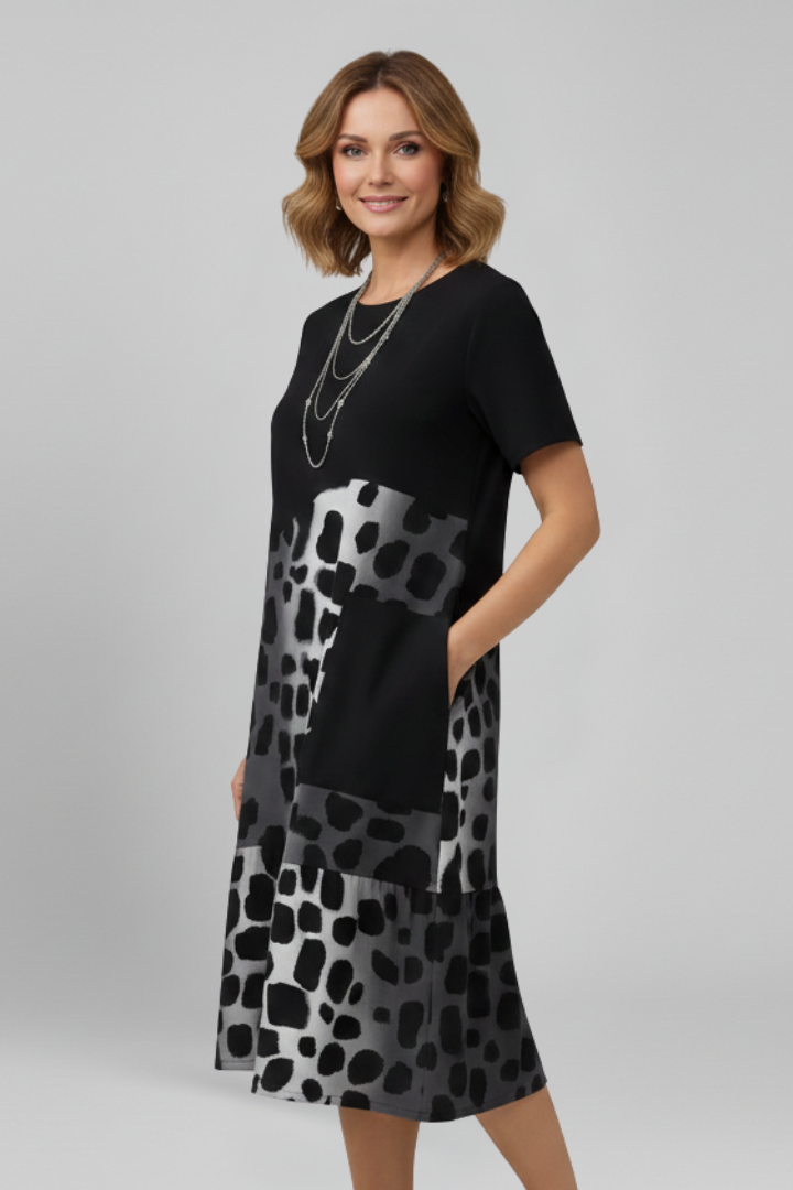 Women’s Dress with Short Sleeves and Pockets