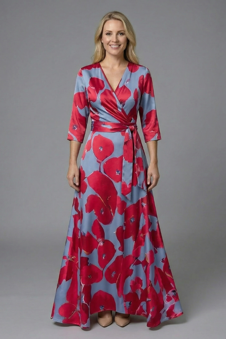 Women’s Dress with V-Neck and Three-Quarter Sleeves