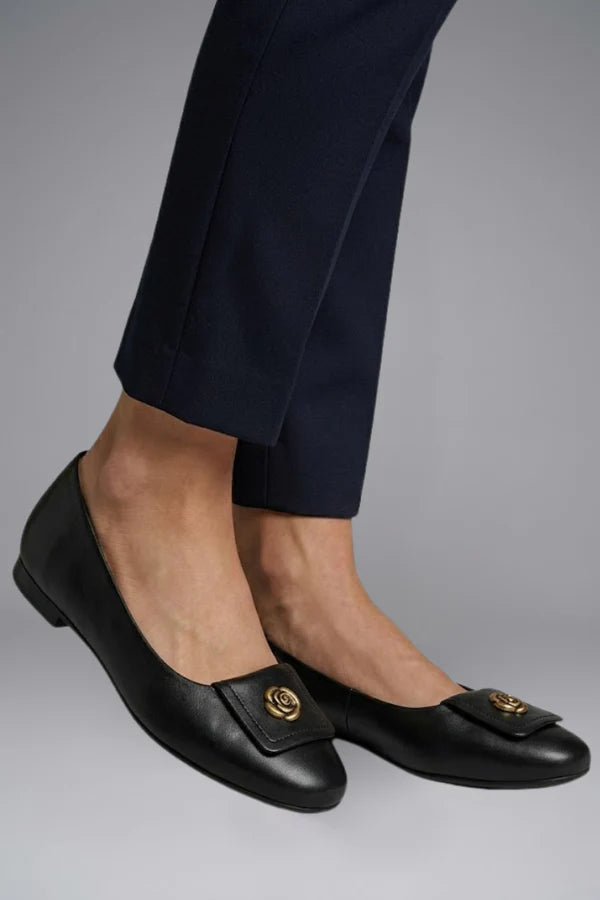 Women's Flat Shoes with Slip-On Design for Everyday Wear