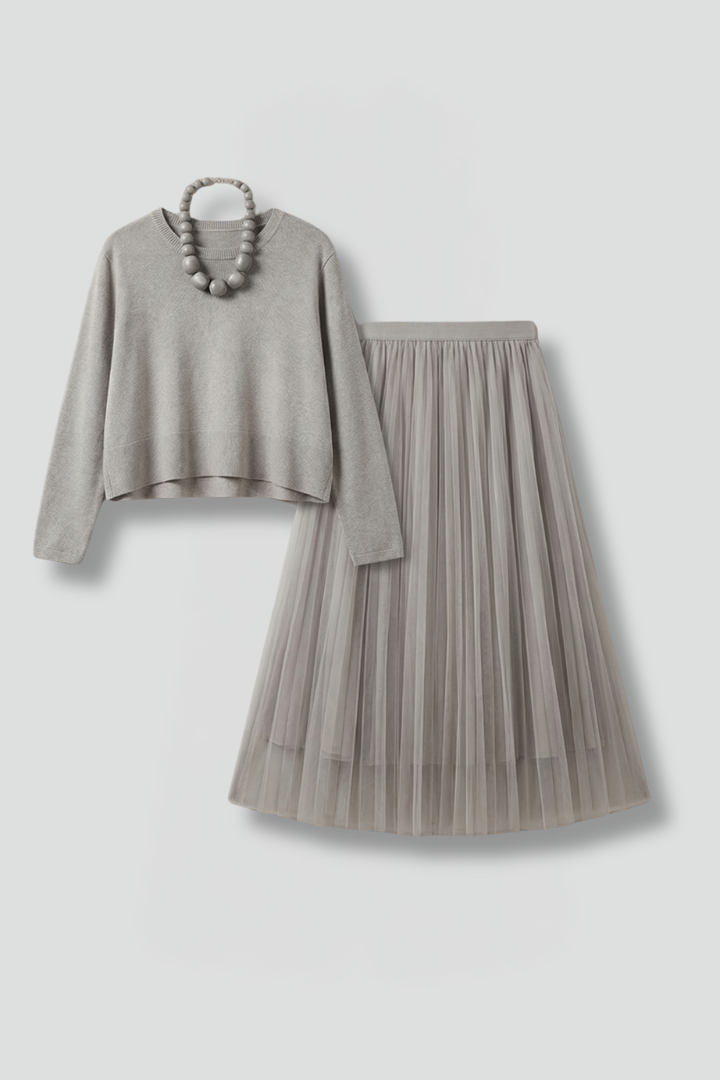 Women’s Layered Dress with Round Neck and Pleated Skirt