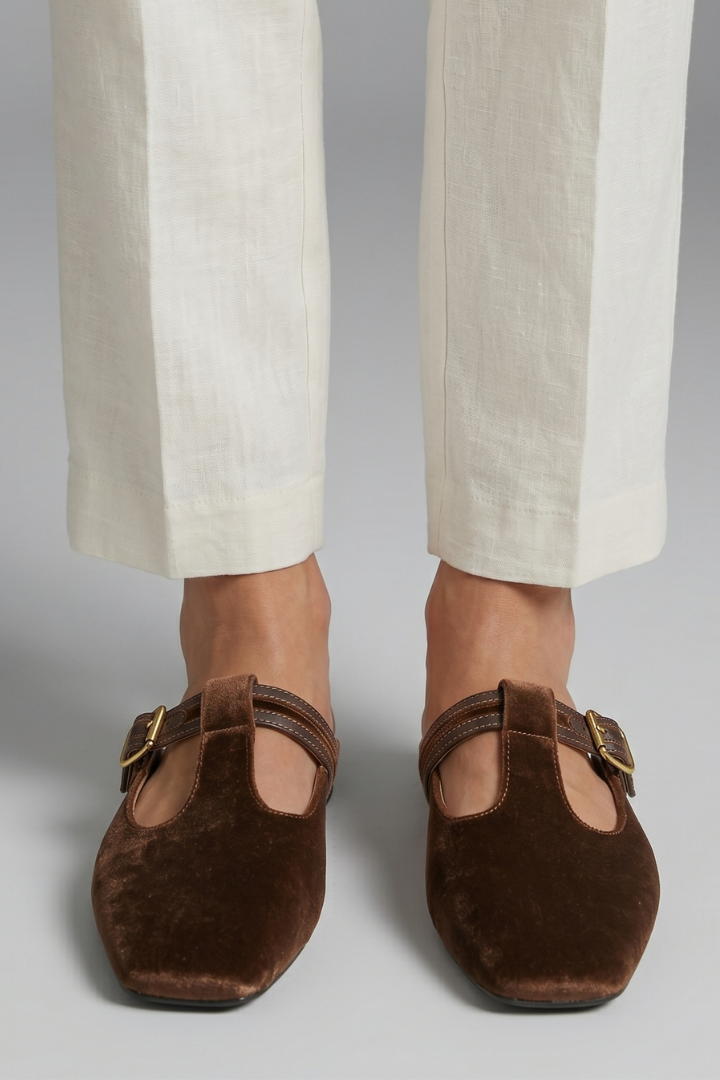 Women's Leather Flat Shoes with T Strap for Everyday Wear