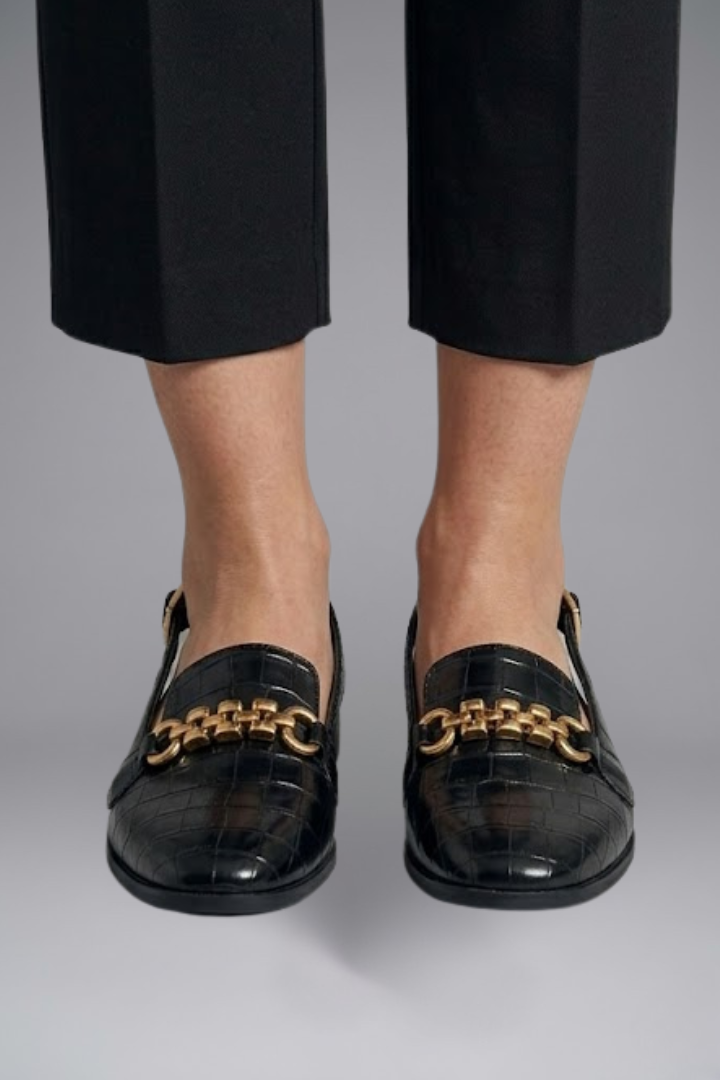Women's Leather Flats with Buckle Closure for Summer