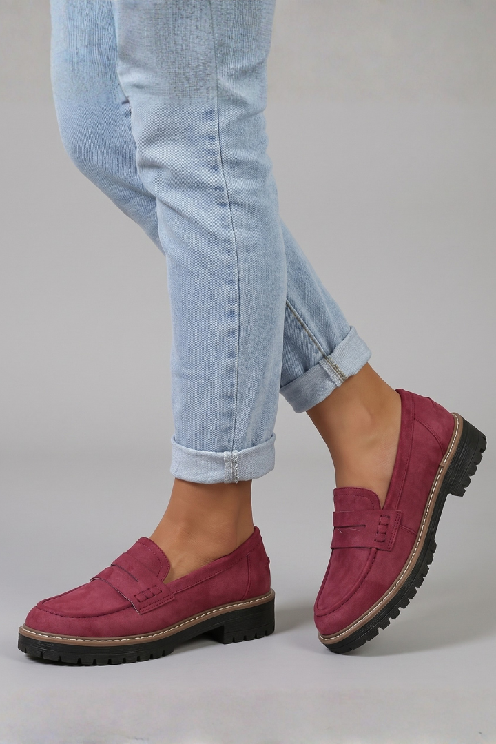 Women's Leather Loafers with Lug Sole for Everyday Wear