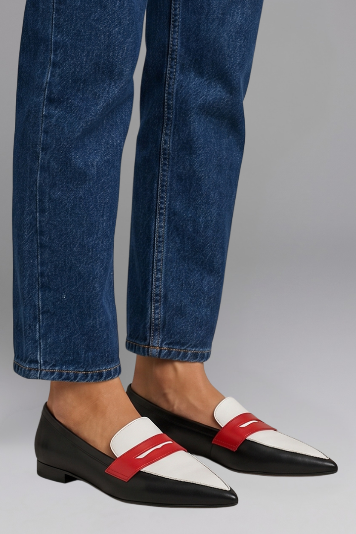 Women's Leather Loafers with Pointed Toe for Everyday Wear