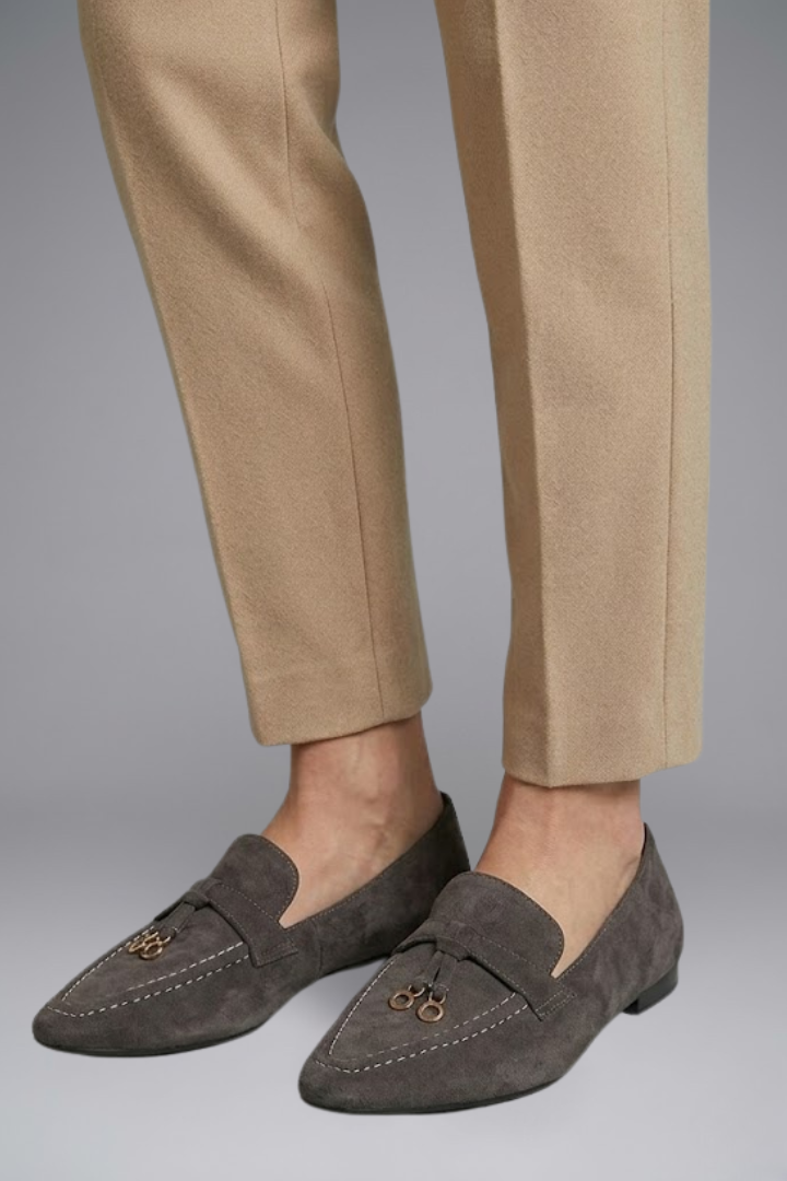 Women's Leather Loafers with Slip-On Design for Everyday Wear