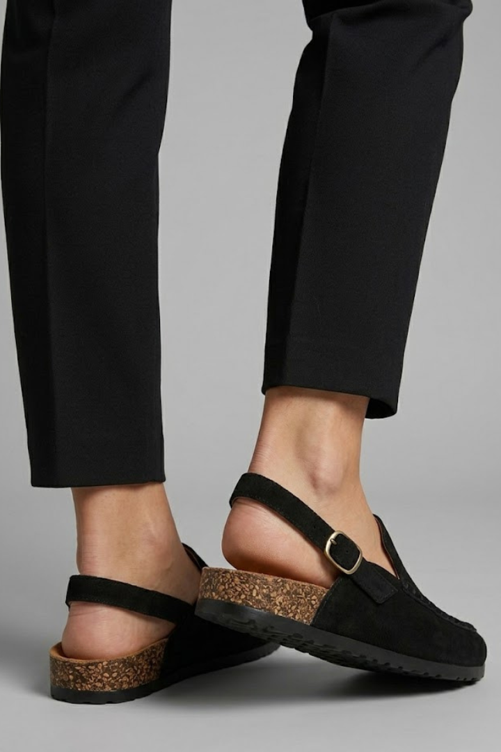 Women's Leather Mules Slippers with Round Toe and Buckle