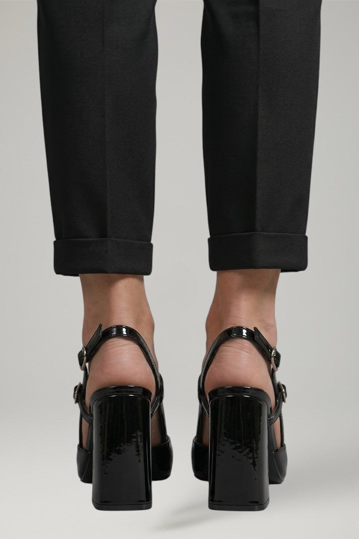 Women's Leather Sandals with Buckle Closure and Pointed Toe