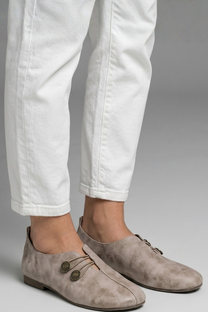 Women's Loafers with Slip-On Leather Design for Everyday Wear