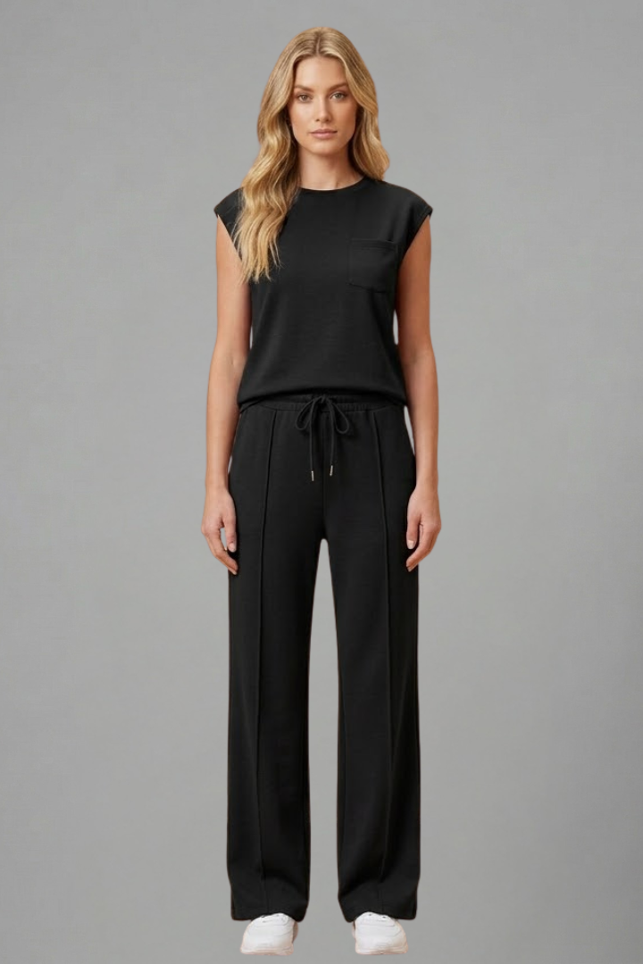 Women’s Loungewear Set with Elastic Waistband and Short Sleeves