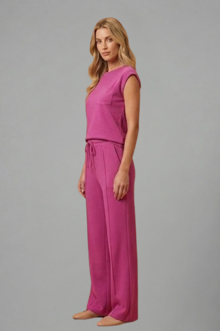 Women’s Loungewear Set with Elastic Waistband and Short Sleeves