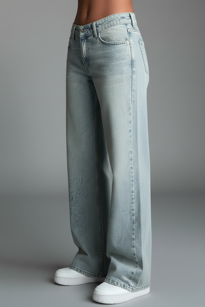 Women’s Low-Waist Jeans with Button Fastening and Straight Legs