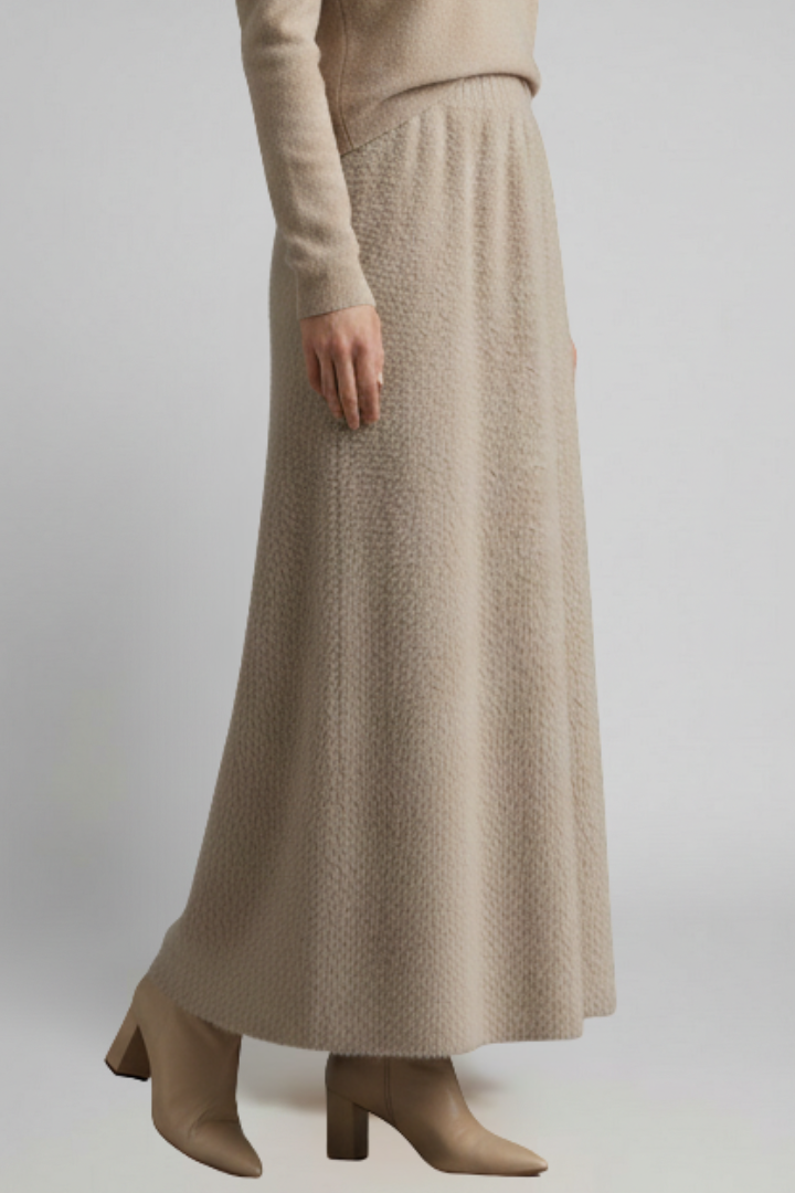 Women’s Maxi Skirt with Elastic Waistband and Textured Surface
