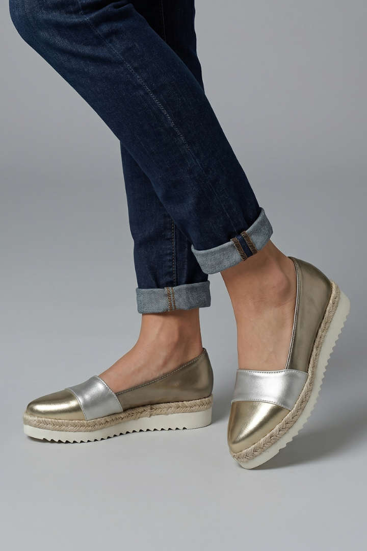 Women's Orthopaedic Shoes with Slip On Design for Spring