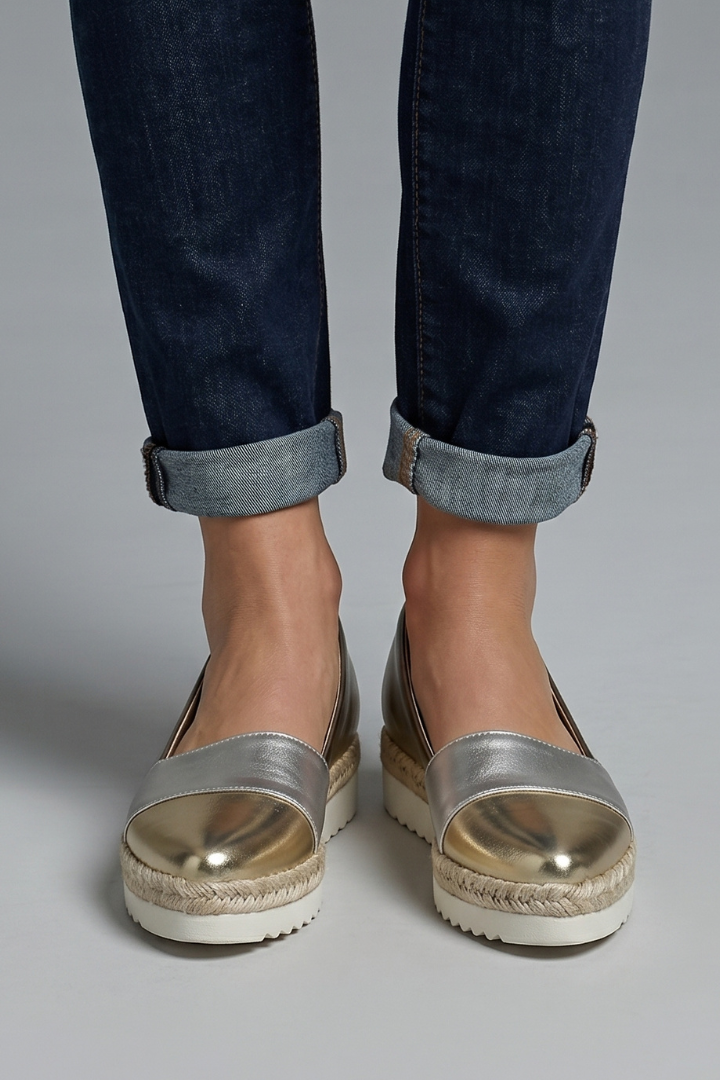 Women's Orthopaedic Shoes with Slip On Design for Spring