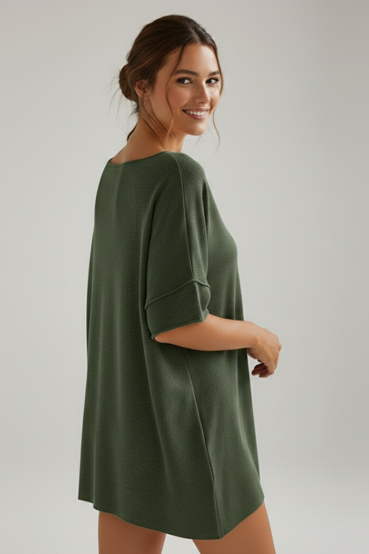 Women’s Oversized T-Shirt with Round Neckline and Short Sleeves