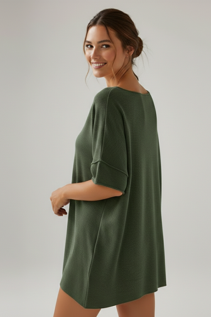 Women’s Oversized T-Shirt with Round Neckline and Short Sleeves