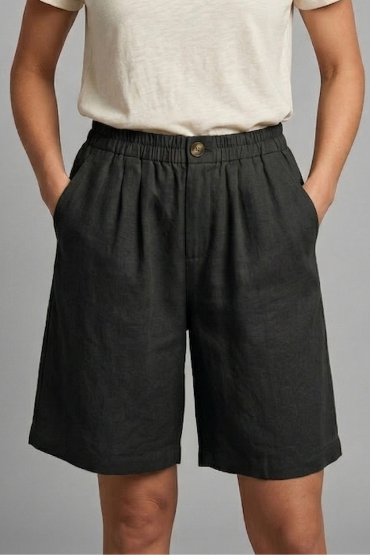 Women’s Shorts with Elastic Waistband and Side Pockets