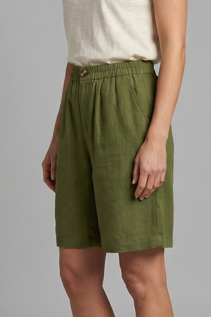 Women’s Shorts with Elastic Waistband and Side Pockets