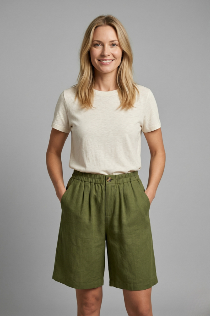 Women’s Shorts with Elastic Waistband and Side Pockets