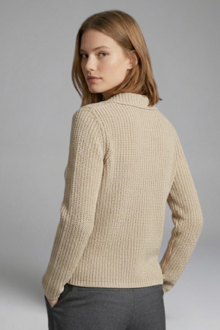 Women’s Top with Open Neck and Three-Quarter Sleeves