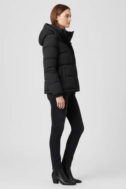 Women’s Down Jacket with Insulation and Secure Fit