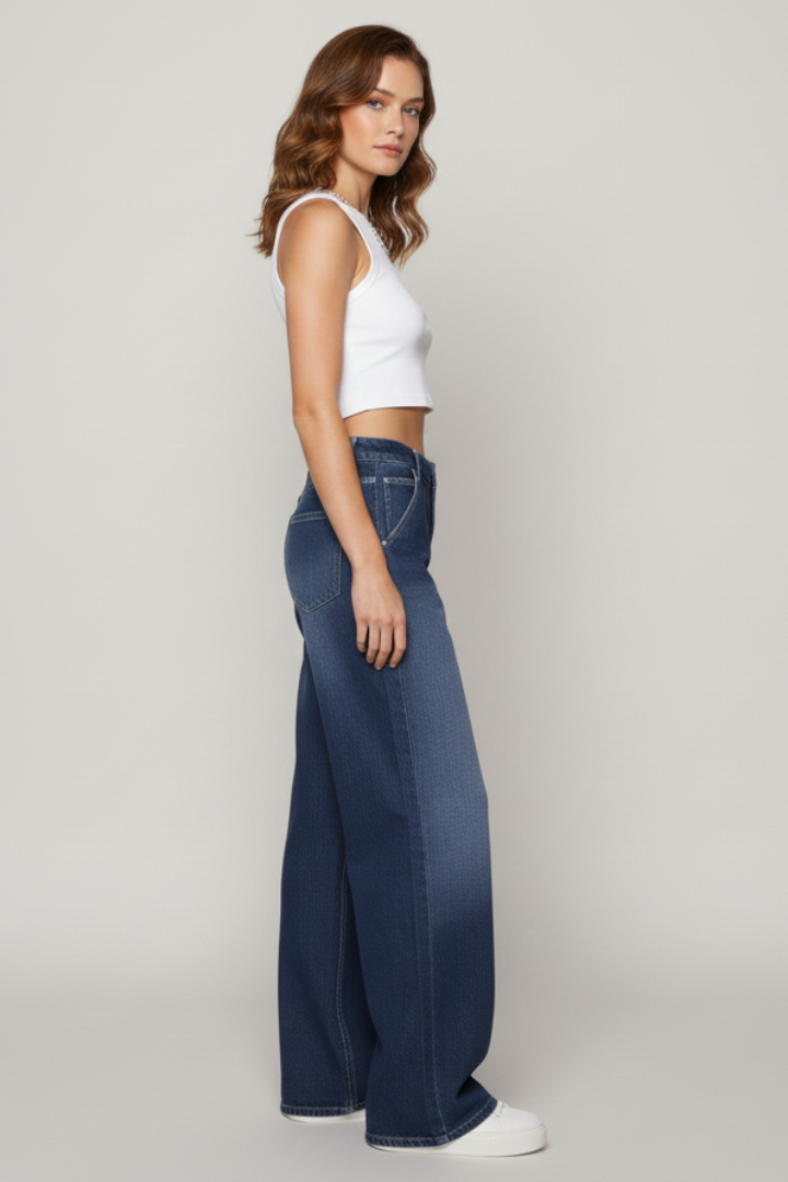 Women’s Jeans with Low Waist and Wide Legs