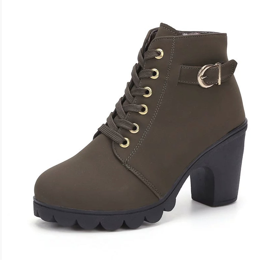 Women's suede ankle boots with chunky heel, lace-up and zip