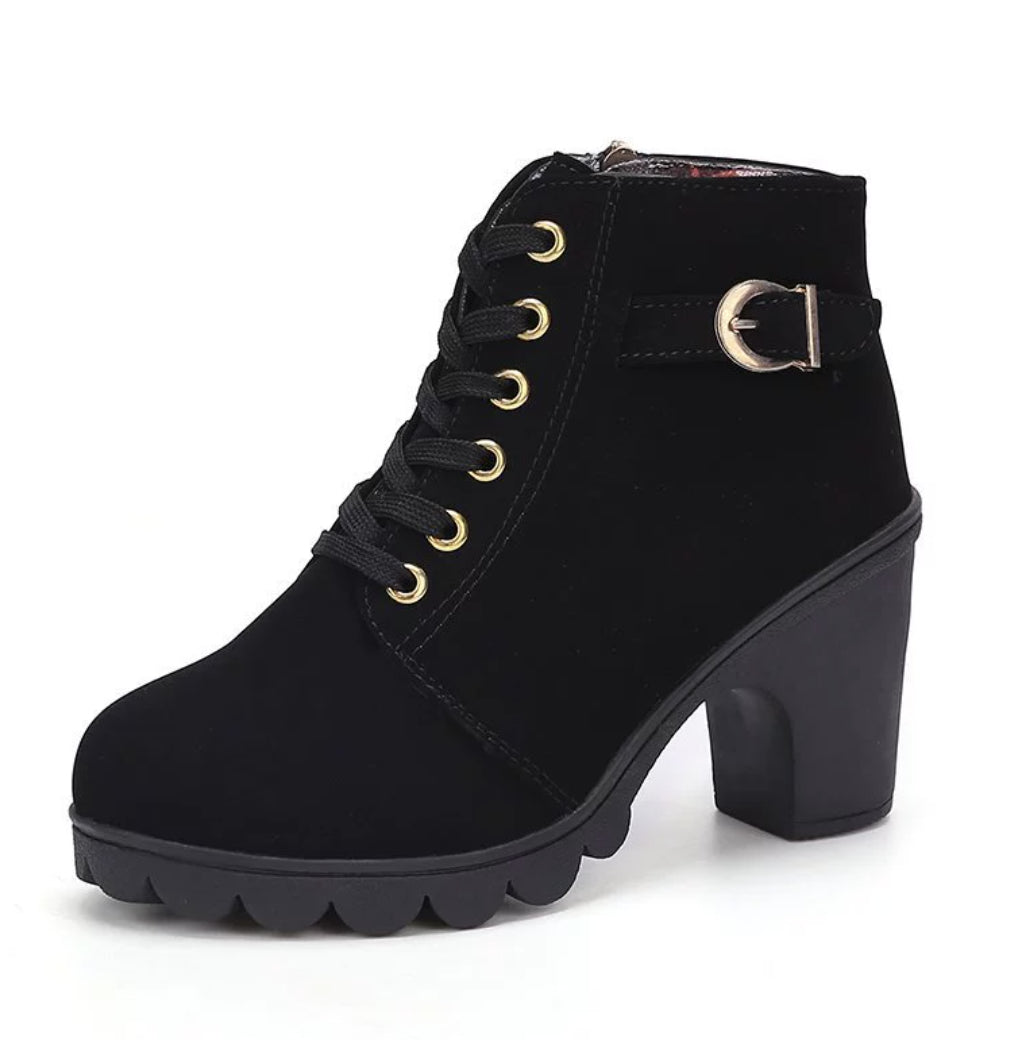 Women's suede ankle boots with chunky heel, lace-up and zip