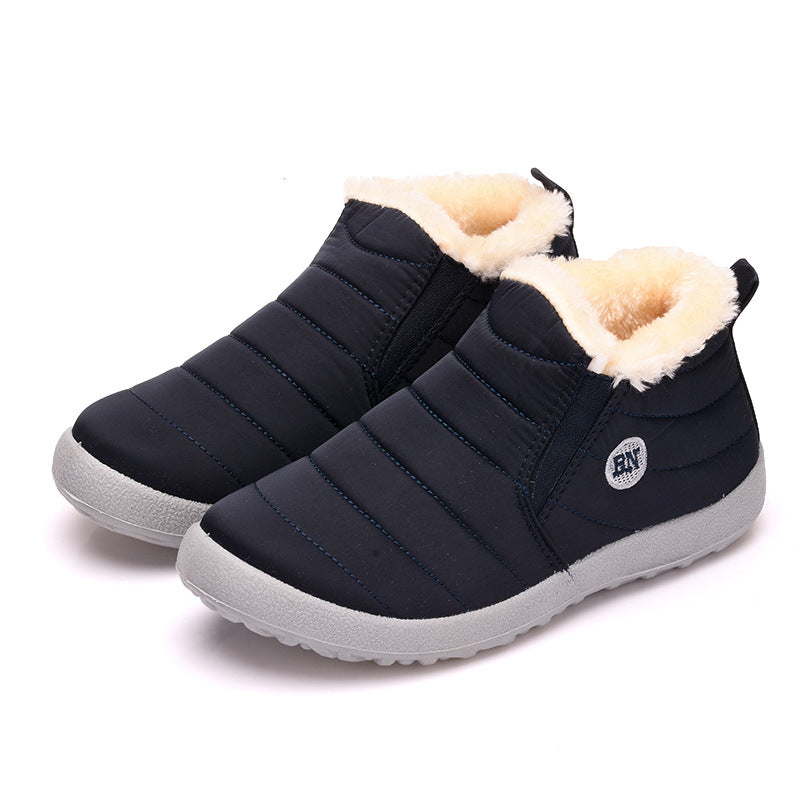 Slip-on snow boots with plush lining, waterproof and lightweight