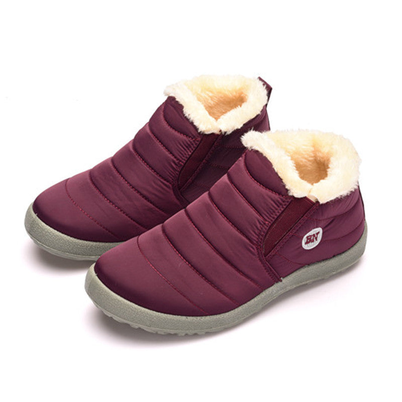 Slip-on snow boots with plush lining, waterproof and lightweight