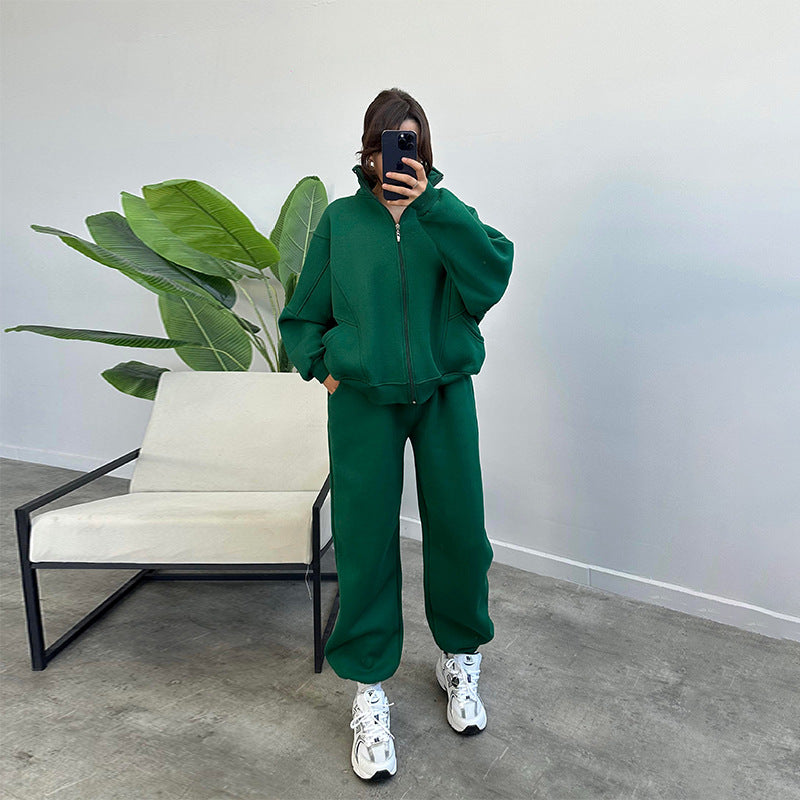 Two-piece tracksuit with zip-up jacket and drawstring trackies