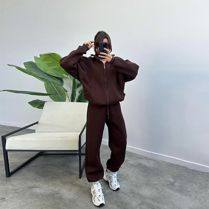 Two-piece tracksuit with zip-up jacket and drawstring trackies