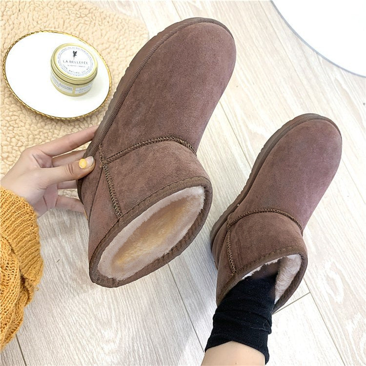 Women's snow boots in suede with faux fur trim and non-slip sole