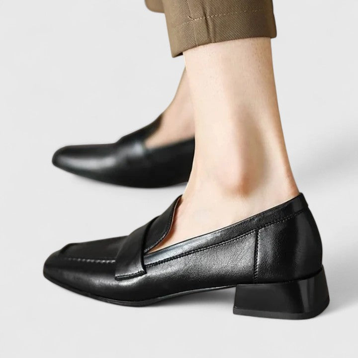 Women's Orthopaedic Low-Heeled Loafers with Slip-On Design for All-Day Comfort