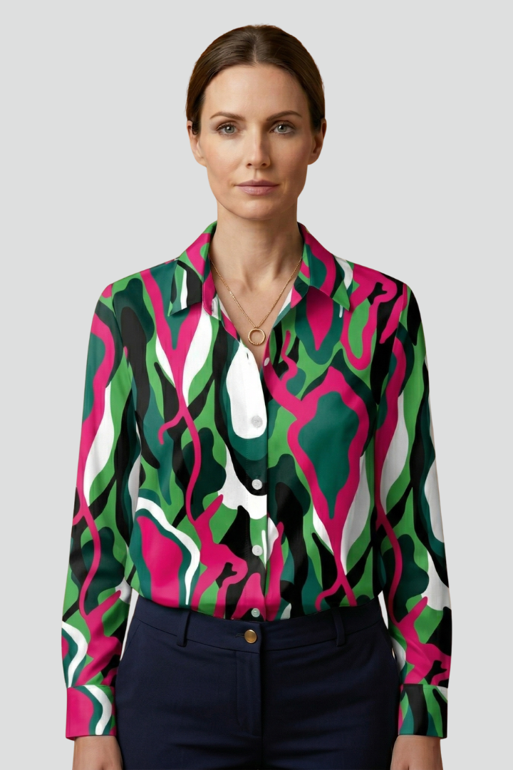 Women’s Blouse with Collar and Button Closure