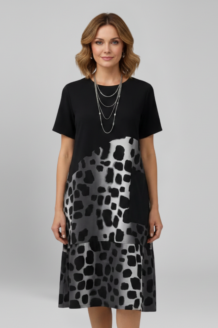 Women’s Dress with Short Sleeves and Pockets