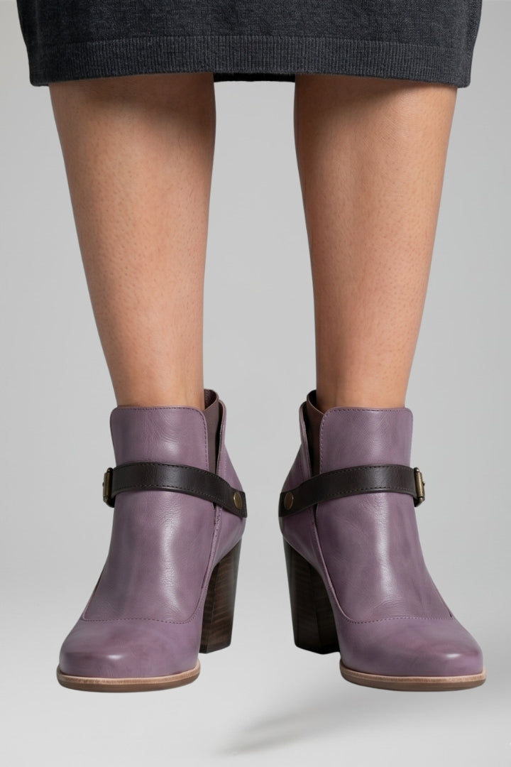 Women's Heel Sandals with Strap Fastening and Cushioned Insole