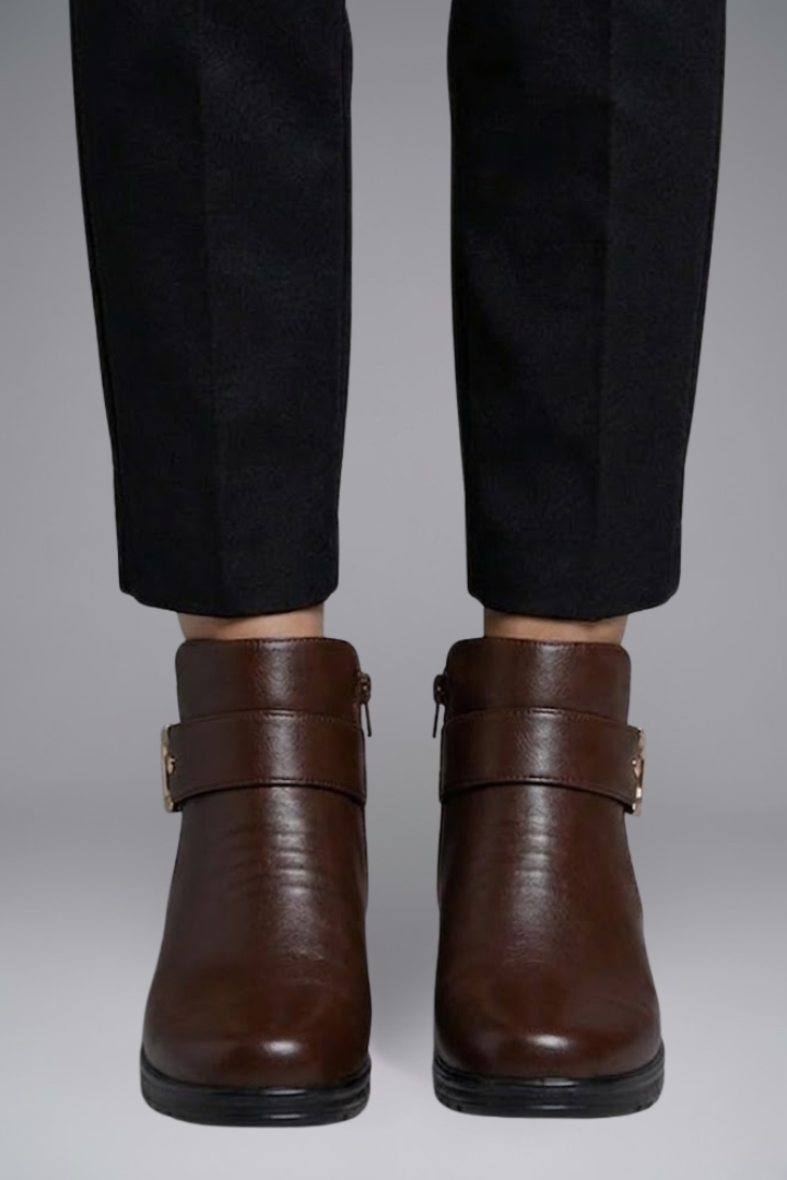Women's Leather Boots with Orthopaedic Sole and Structured Upper