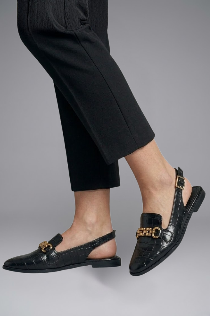Women's Leather Flats with Buckle Closure for Summer