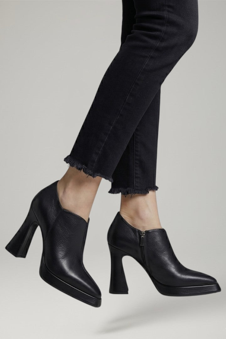 Women's Leather Pumps with Platform Sole and Side Zipper