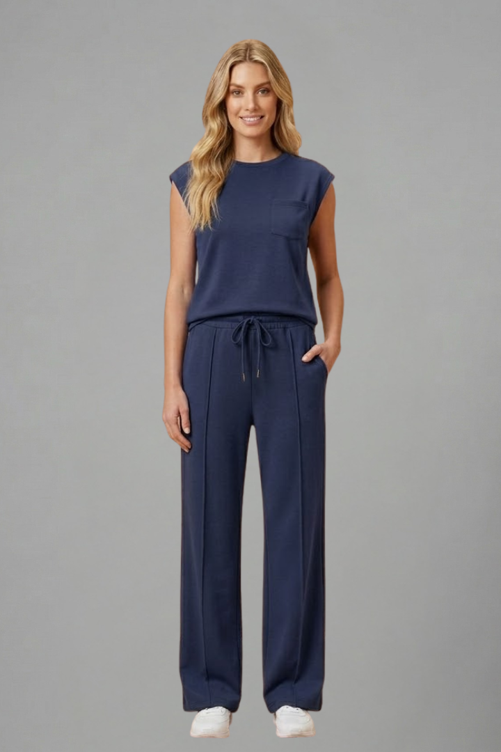 Women’s Loungewear Set with Elastic Waistband and Short Sleeves